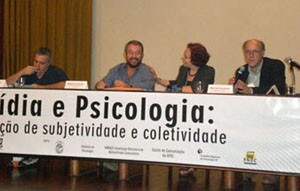 111-comeca-seminario-nacional-de-midia-e-psicologia01-300x191.jpg