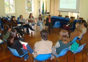 2-comissoes-de-educacao-e-de-orientacao-e-etica-marcam-presenca-em-petropolis02-300x211.jpg