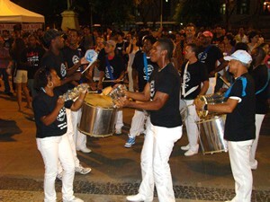 2-manifestacao-contra-ato-medico-reune-350-pessoas-na-cinelandia03-300x225.jpg